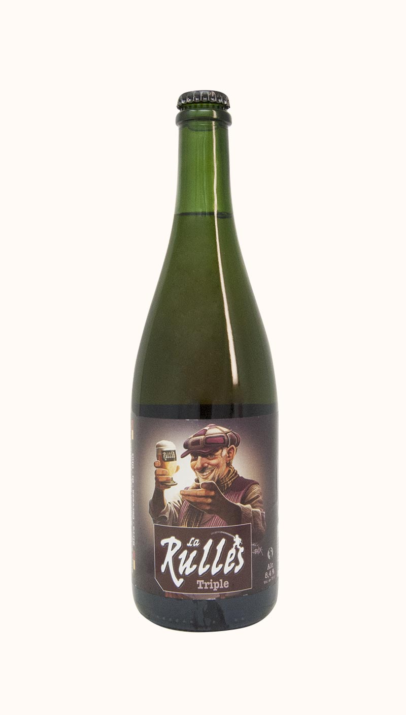 Una bottiglia di birra artigianale belga La Rulles Triple