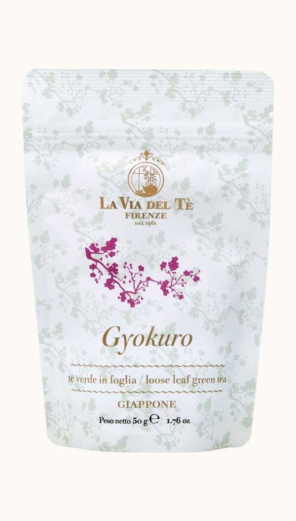 Un sacchetto da 50 grammi di tè verde in foglia Gyokuro della Via del Tè di Firenze