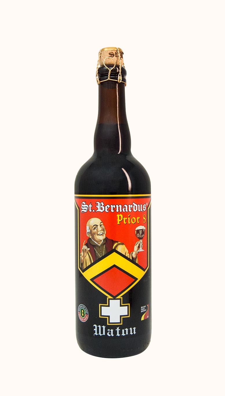 Una bottiglia di birra artigianale belga St. Bernardus Prior 8