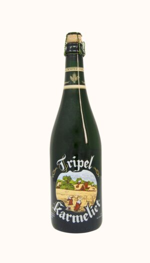 Una bottiglia di birra artigianale belga Tripel Karmeliet