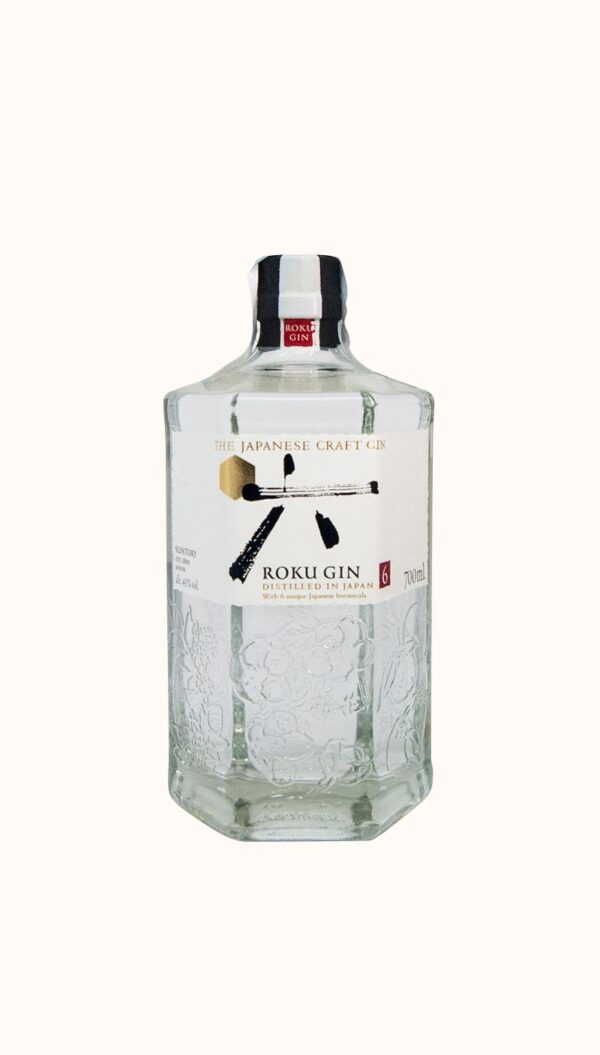 Una bottiglia di gin giapponese Roku della distilleria Suntory