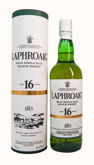 Una bottiglia di whisky Single Malt Laphroaig 16 years old edizione limitata della distilleria Laphroaig