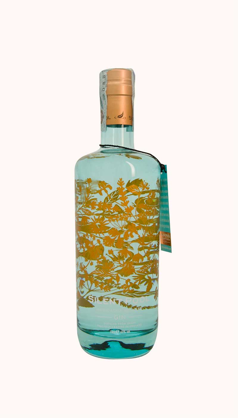 Una bottiglia di gin Silent Pool prodotto dalla distilleria inglese Silent Pool