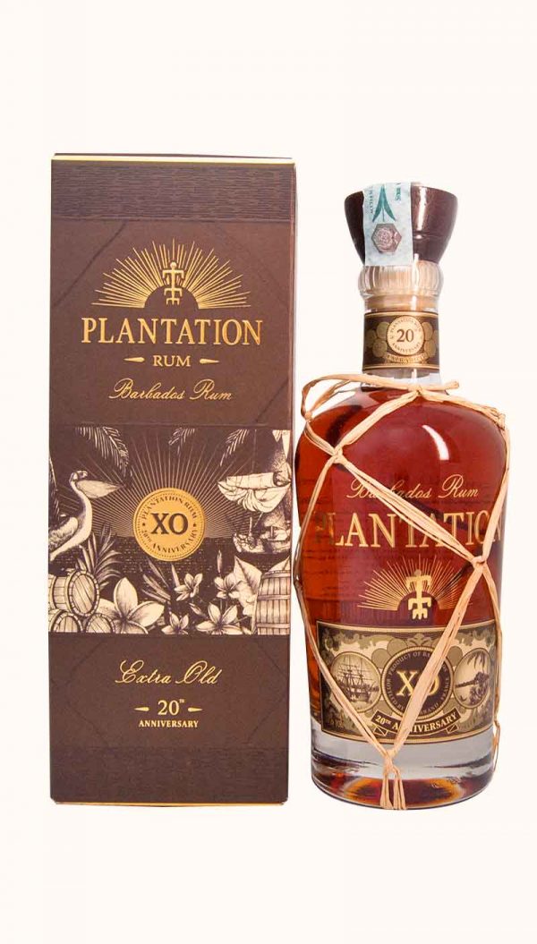 Una bottiglia con scatola di rum Plantation XO
