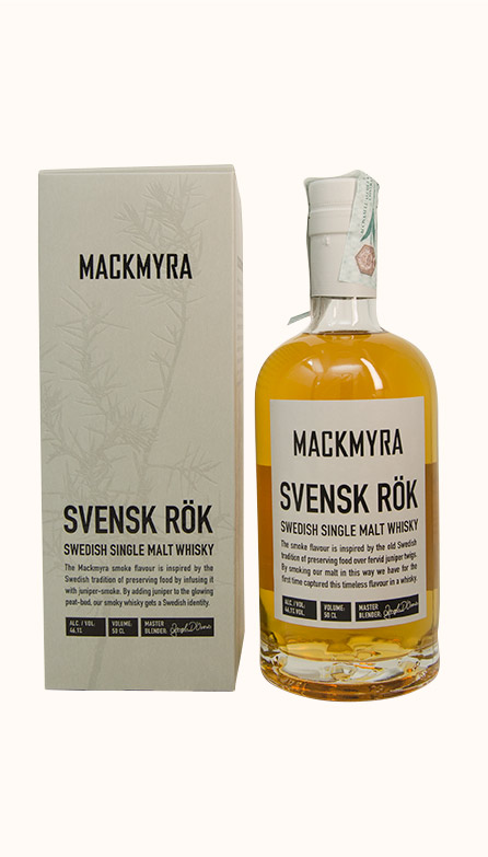 Una bottiglia di whisky single malt Svensk Rök prodotto dalla distilleria Mackmyra